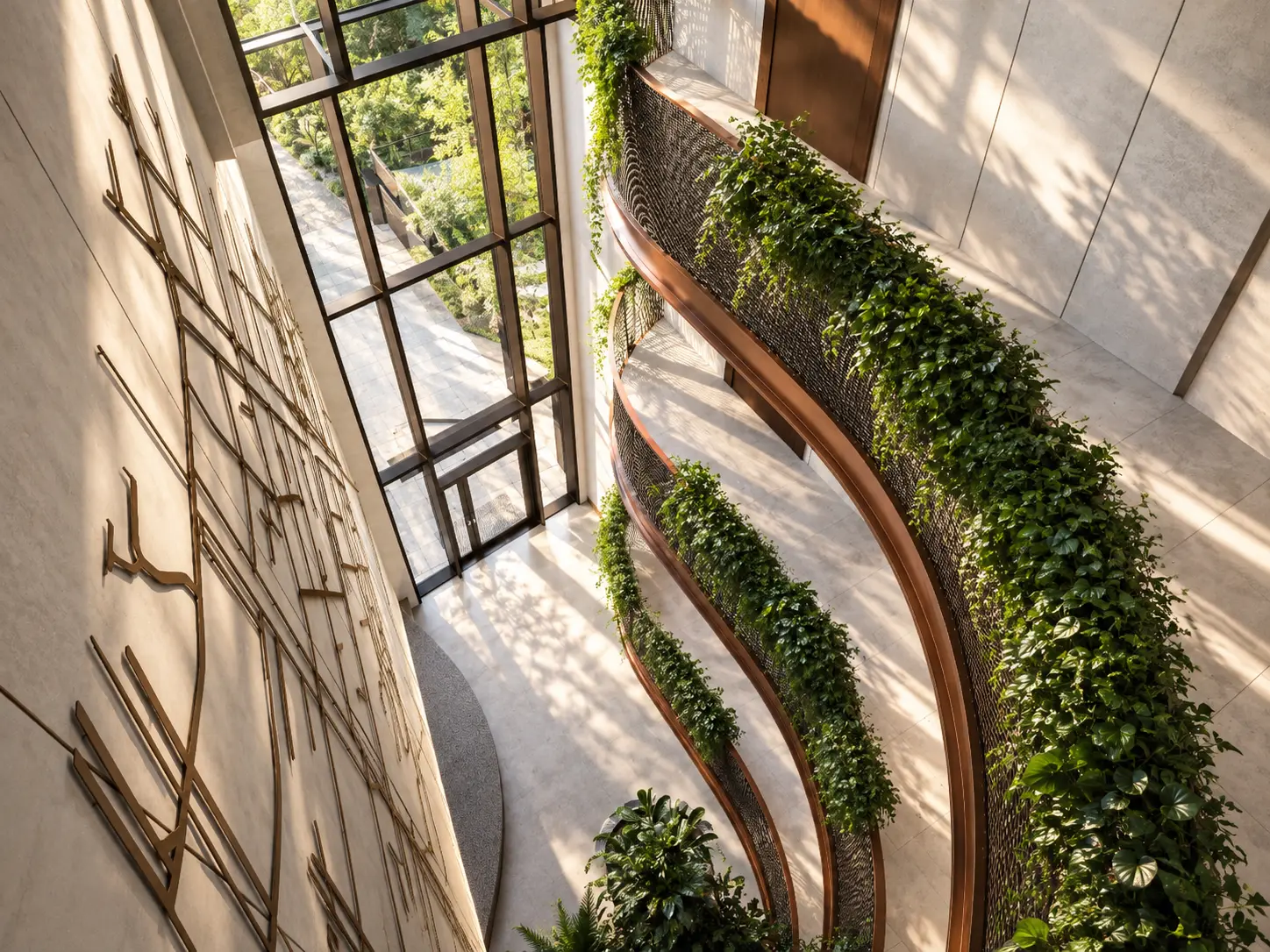 Wizualizacja atrium Royal Garden Wilanów — przeszklenia i zieleń na galeriach